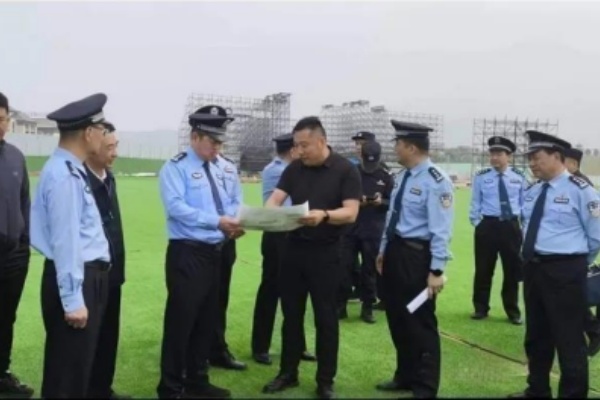 泰山义警